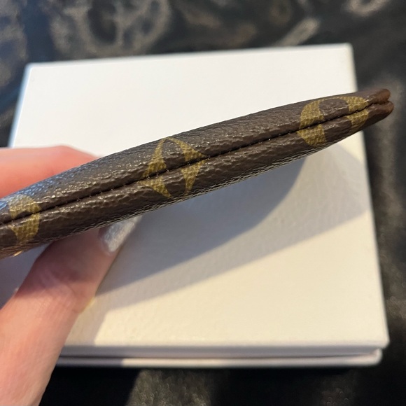 New in box, Louis Vuitton monogram key pouch - Picture 4 of 5